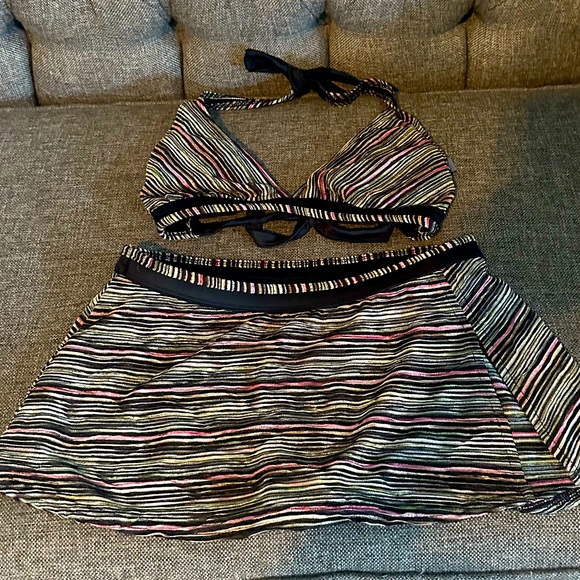 VM 2 piece Swim Suit size small - Picture 1 of 5